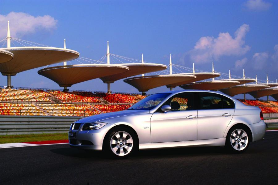  BMW 3-Series 2006 года  (фото 21 из 108)